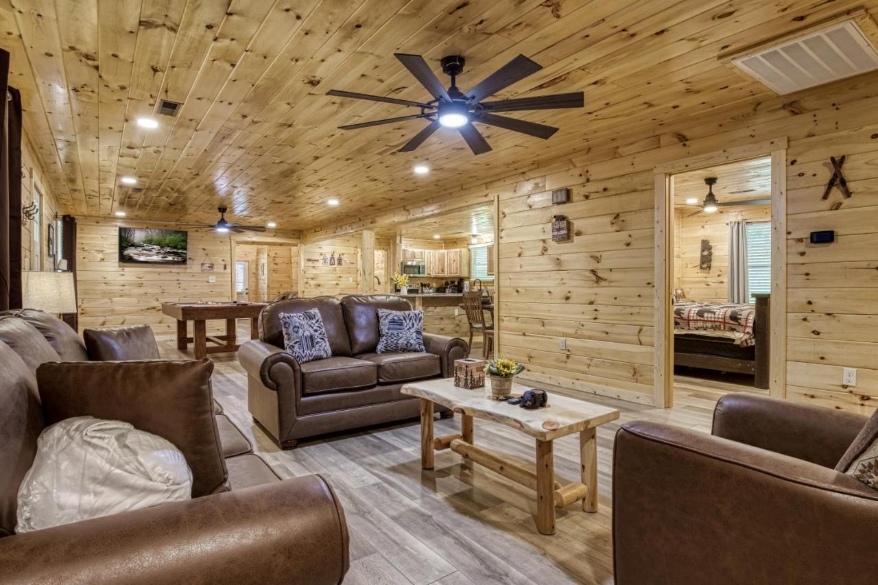 Hidden Creek, Pool Table, Hot Tub, 1089 Free Tickets Each Paid Day, Dollywood And More Gatlinburg Exterior foto