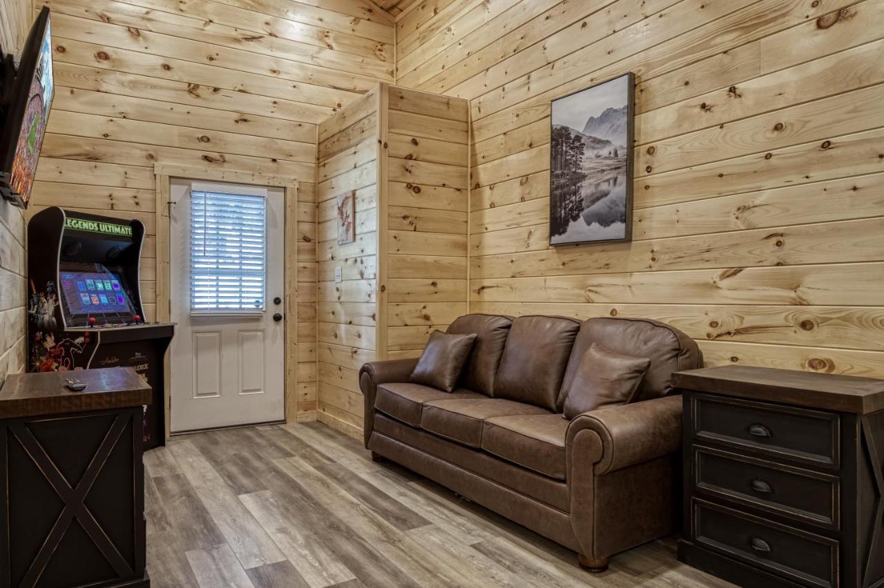 Hidden Creek, Pool Table, Hot Tub, 1089 Free Tickets Each Paid Day, Dollywood And More Gatlinburg Exterior foto